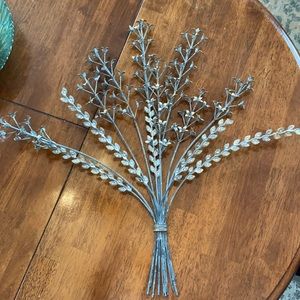 Metal flowered wall decor